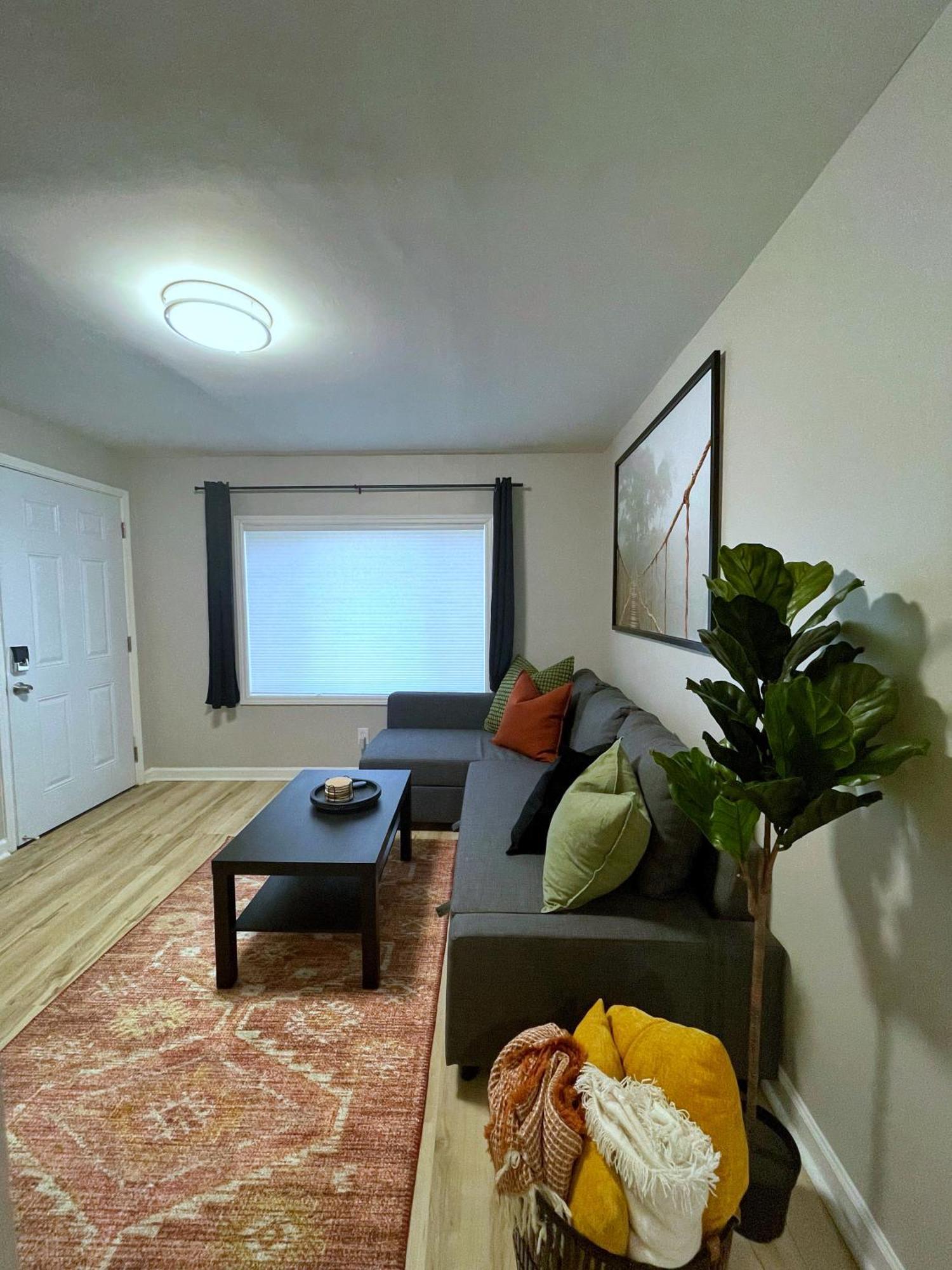 *New* The Cozy Haven, 5 Minutes To Atl Airport Apartment Атланта Екстериор снимка